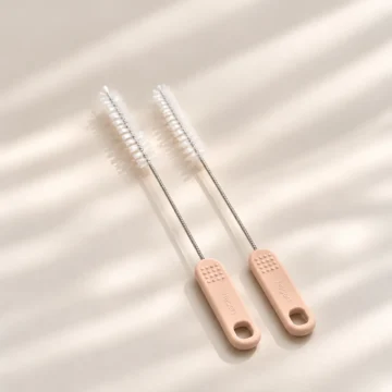 זוג מברשות לקשית