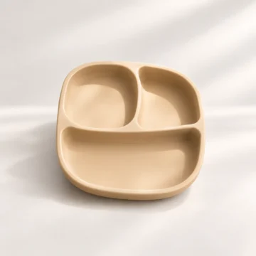 צלחת האכלה מחולקת Mealtime בגוון טאופ